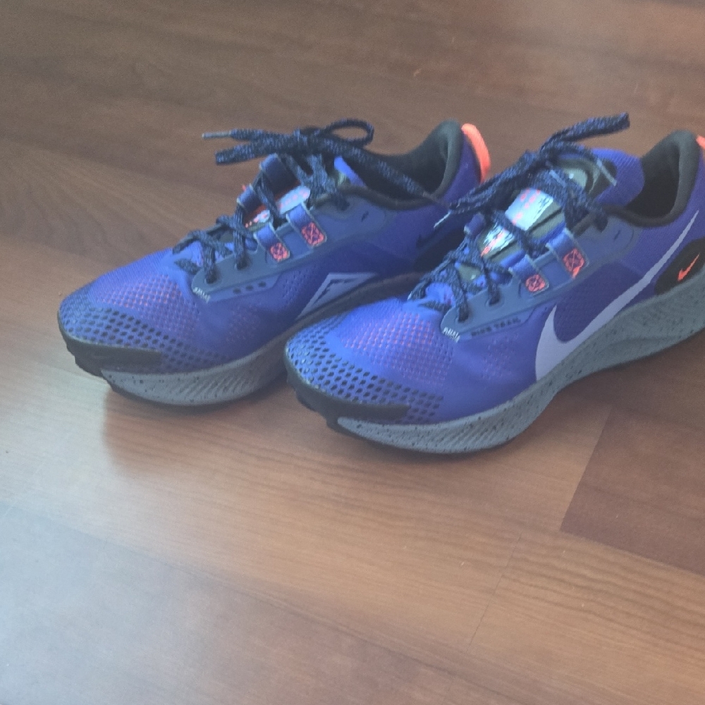 Nike Men's Purple and Black Athletic Shoes